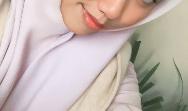 Autobiografi Najwa Nurshiam
